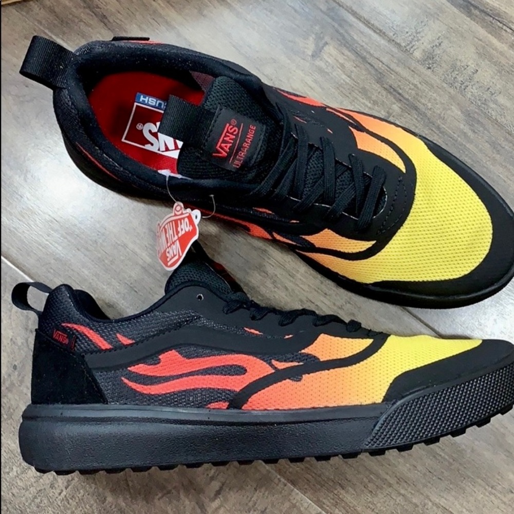 • VANS ULTRARANGE RAPID FLAMES Black